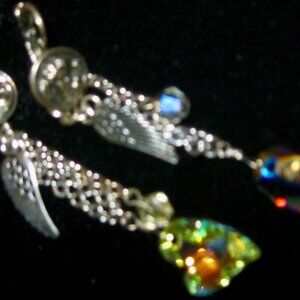 KIRKS FOLLY NEW SIGNED AGEL WINGS W/FACE & DANGLING CRYSTAL HEARTS 4 PIERCED EAR